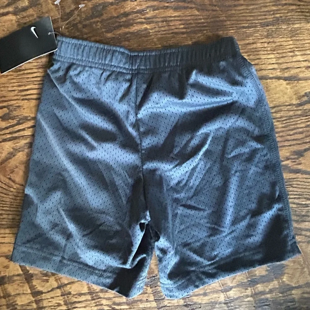 NWT Nike Youth Mesh Short Dark Grey Sz 5-6 M